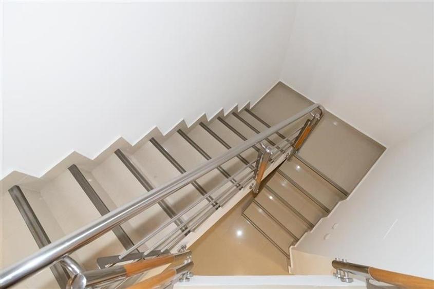 Resedinta distincta,panorama urbana, amplasare de top,Zarnesti,Brasov - 25