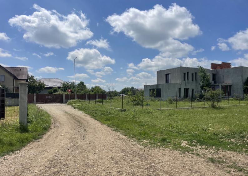 Domne?ti, Str Teiului, teren 1500mp, 40ml deschidere, utili - 1