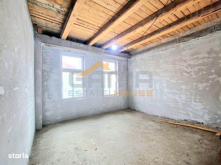 Casa P+M cu 5 camere in zona Parneava - 1