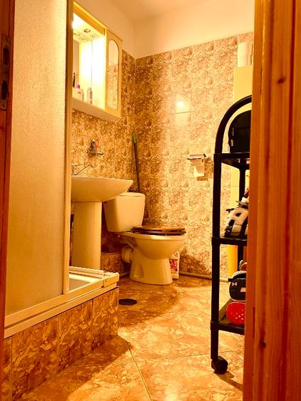 PROPRIETAR - vând apartament cu 4 camere  - 5