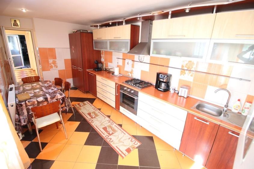 Casa de vanzare, 4 camere, sat Schela - 11