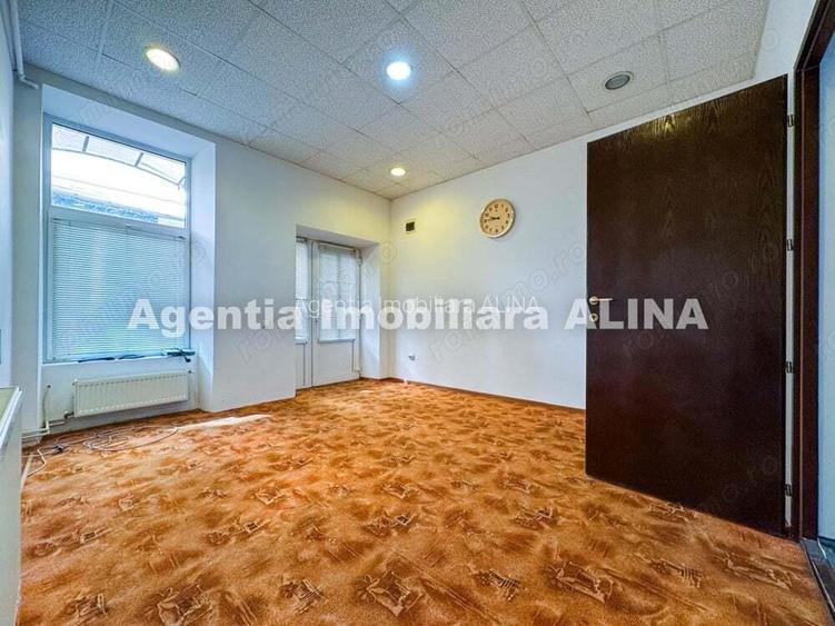 Spatiu 30mp, parter, zona ultracentrala, langa Judecatoria Deva... Spatiu 30mp, parter, zona ultracentrala, langa Judecatoria Deva...