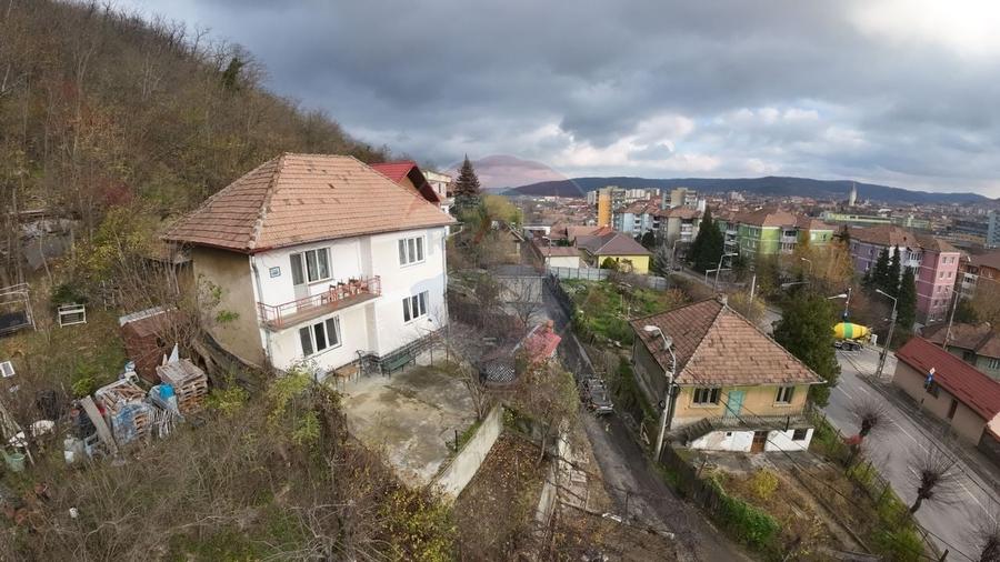 Casa / Vila cu 5 camere de vanzare in zona Exterior Sud - 1