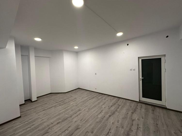 Birou, de 27 mp, în Centru Civic