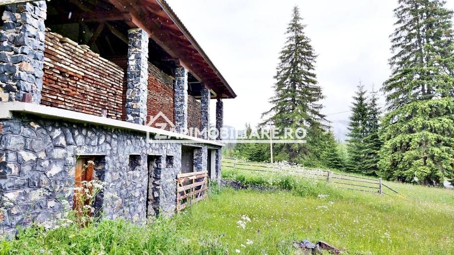 Casă individuală cu 25 camere cu Canalizare în Exterior Est