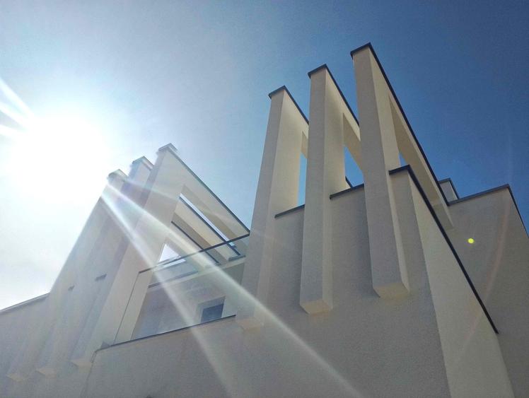 VILA NOUA, Brancoveanu, Alunisului,  extravaganta, senzationala, garaj, comis. 0 - 3