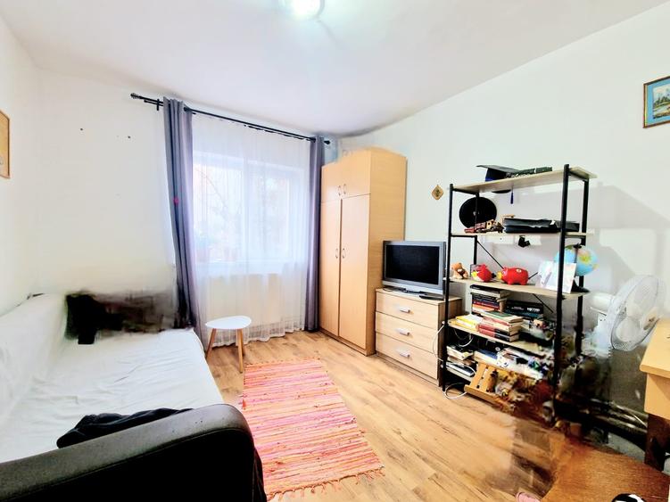 Apartament 4 camere de vanzare str Soveja, etaj 1 - 12