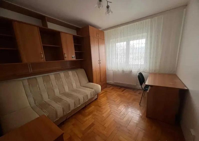 Apartament Cu 3 Camere Decomandate Zona Obcini - 4