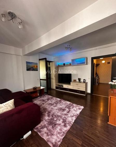 3 camere cu 2 balcoane la Metrou Dimitrie Leonida - Berceni si parcare