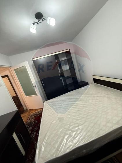 Apartament cu 3 camere de închiriat - 4