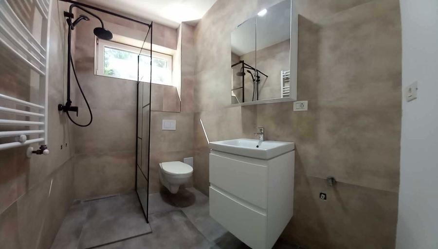 Salon - Clinica - Birouri + Locuinta - 6