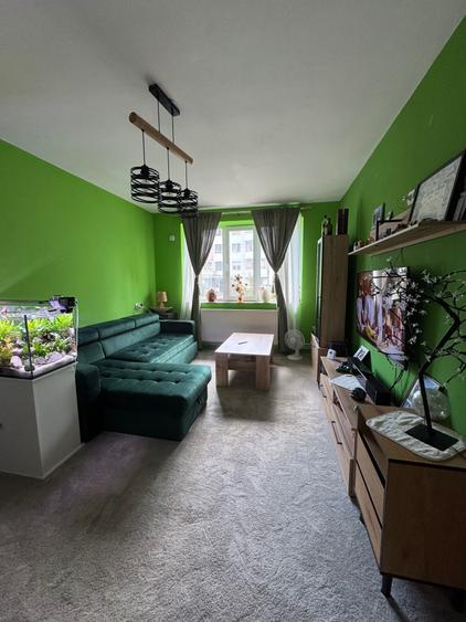 Apartament cu 2 camere semidecomandat în Piața Centrală