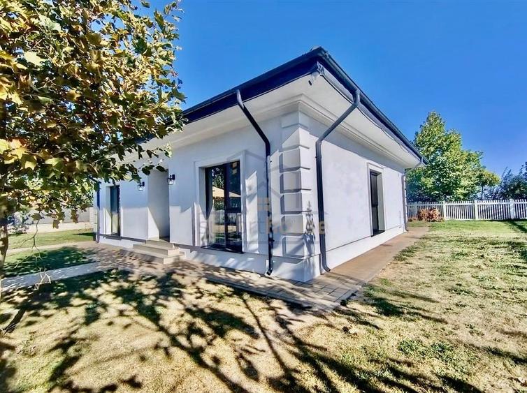Casă cu 4 camere cu Teren 450 Mp în Albert