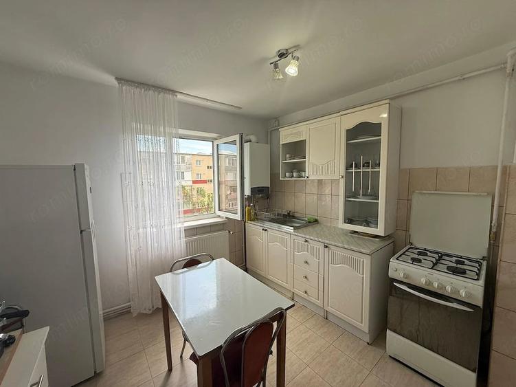 Apartament cu 2 camere semidecomandat în Gojdu
