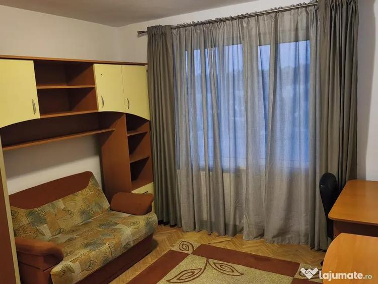 Apartament cu 2 camere decomandat în Pandurilor