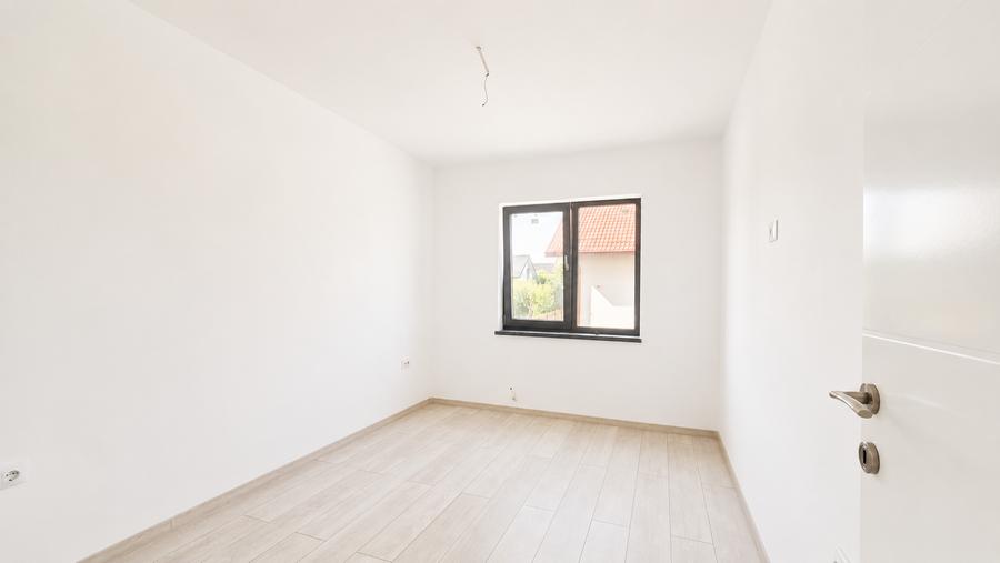 Duplex cu 4 camere cu Canalizare în Lunca Cetățuii