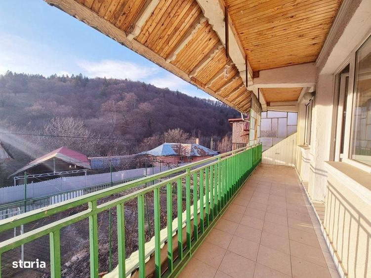 Casă cu 4 camere cu Teren 3581 Mp în Central