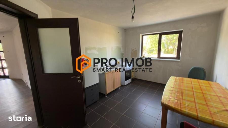 Casă cu 4 camere decomandat cu Teren 995 Mp în Costești