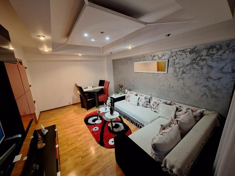 Apartament cu 3 camere nedecomandat în Central