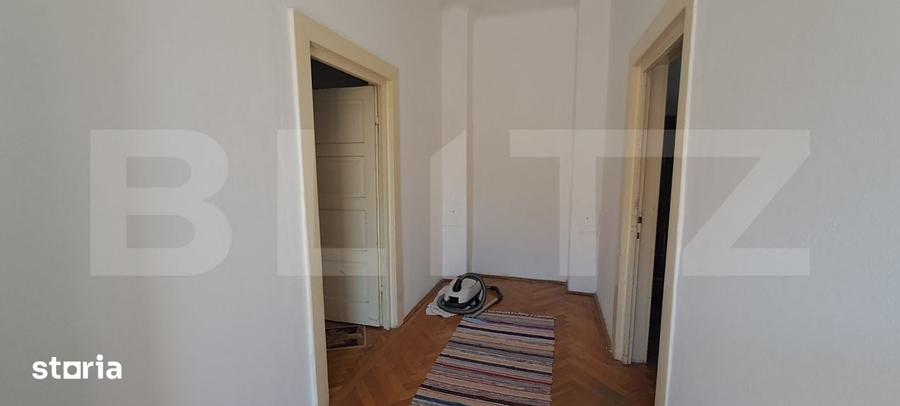 Casă cu 4 camere cu Teren 150 Mp în Central