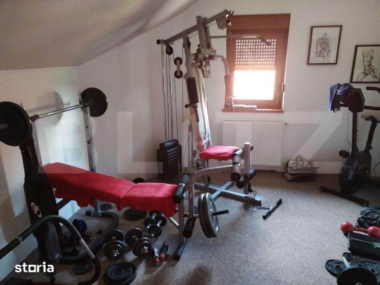 Casă cu 5 camere cu Teren 1241 Mp în Păulești