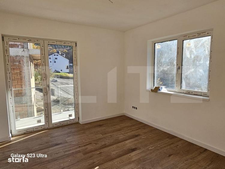 Casă cu 4 camere cu Teren 275 Mp în Tăuți