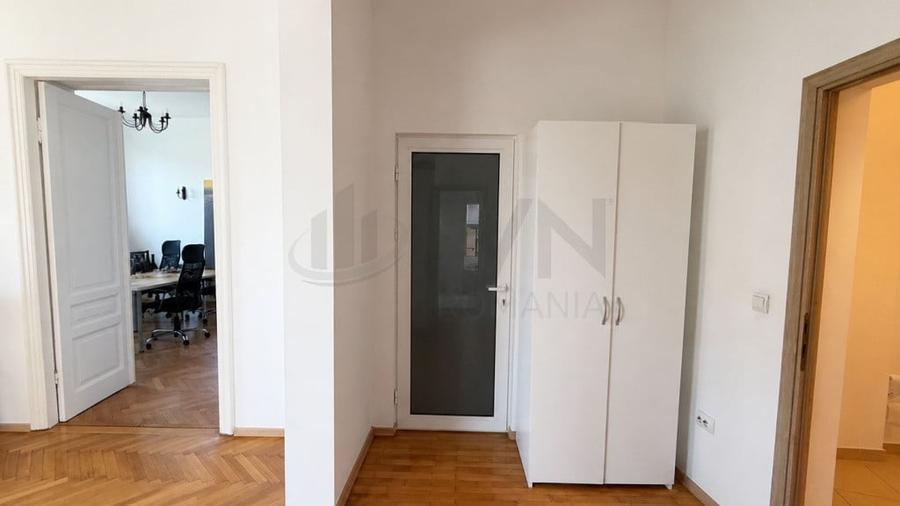 Casă cu 5 camere cu Teren 150 Mp în Grădina Icoanei