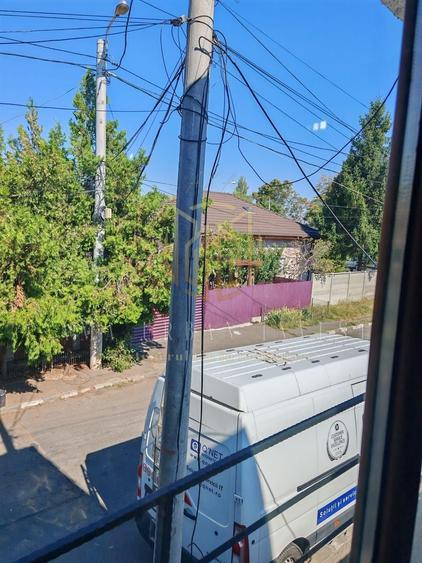 Casă individuală cu 5 camere cu Canalizare în Giulești