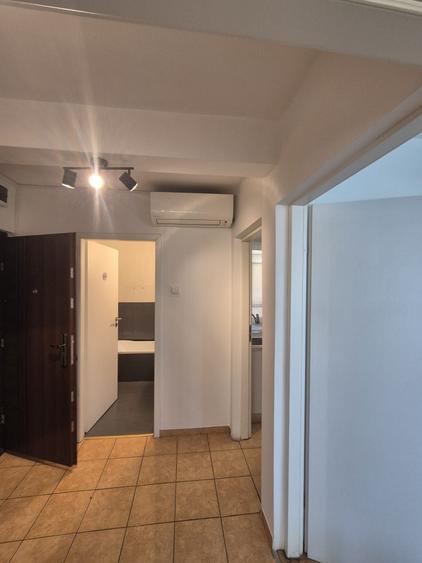 Apartament cu 2 camere decomandat în Eroii Revoluției