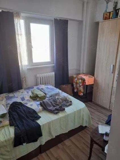 Apartament cu 4 camere decomandat, mobilat în Ghencea