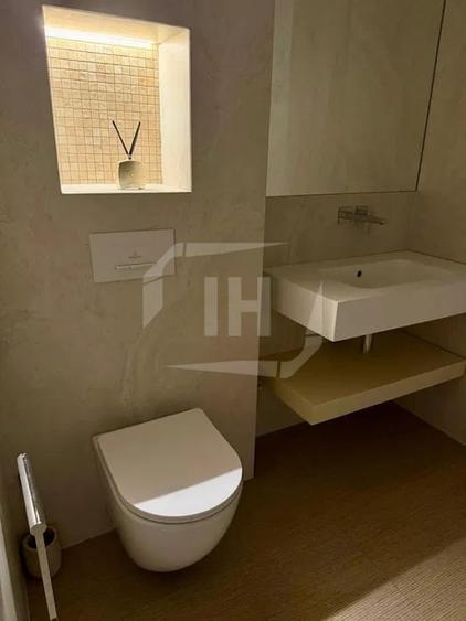 Apartament cu 2 camere semidecomandat, mobilat în Central