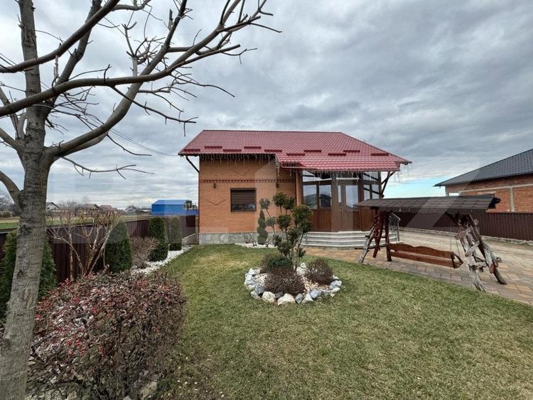 Casă individuală cu 5 camere cu Garaj în Marginea