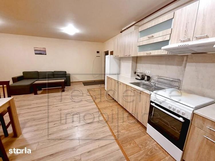 Apartament cu 3 camere semidecomandat în Între Lacuri