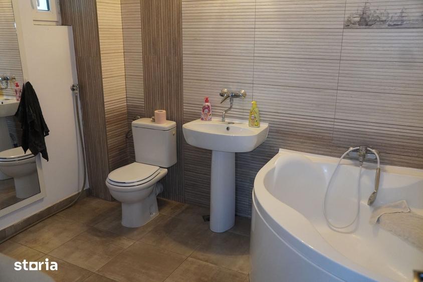 Casă cu 7 camere cu Teren 270 Mp în Grozăvești