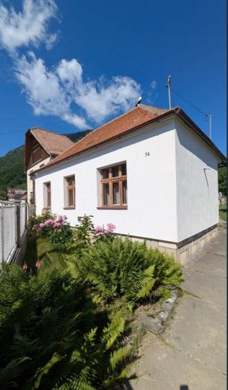Casă individuală cu 3 camere cu Canalizare în Sud