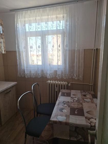 Apartament cu 2 camere decomandat în Romanilor