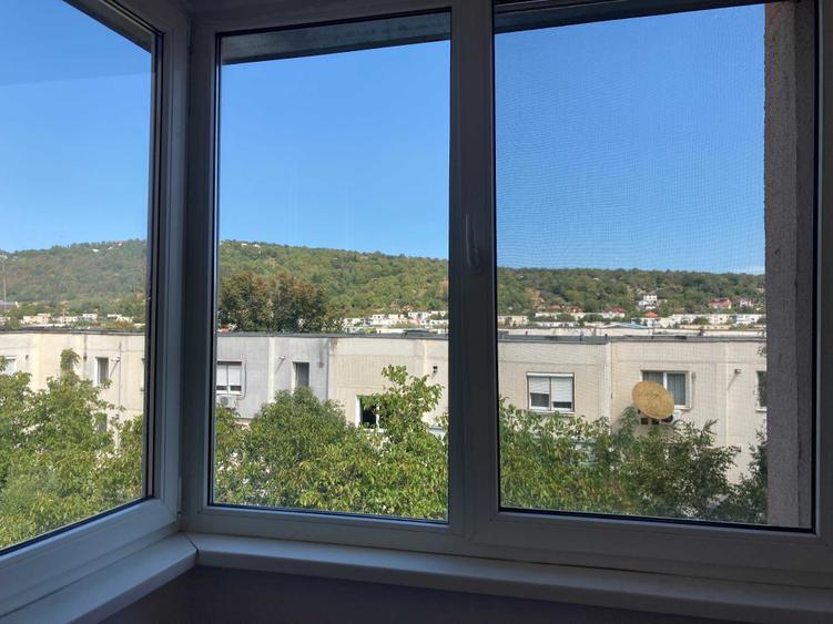 Apartament cu 3 camere decomandat în 1 Decembrie 1918
