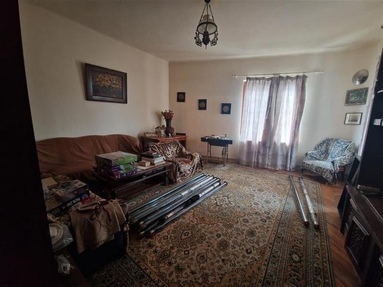 Casa pe sol, teren 372 mp - zona centrala - 2