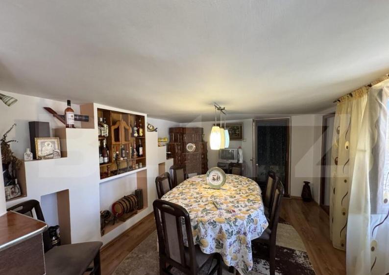 Casa plan parter cu 4 camere, 160 mp si 13000 mp teren, zona - 2