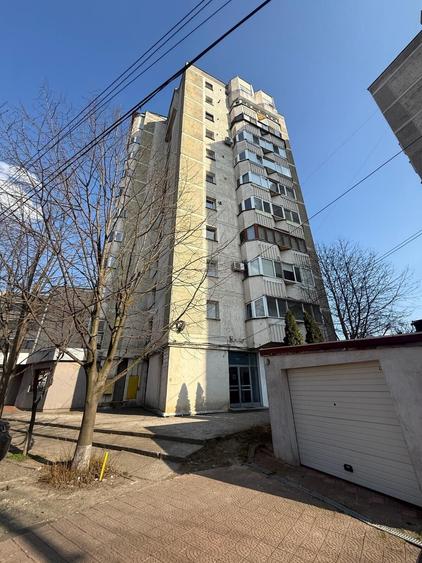 PACURARI, LUKOIL APARTAMENT CU 2 CAMERE DECOMANDAT, BLOC DIN 1995 - 1