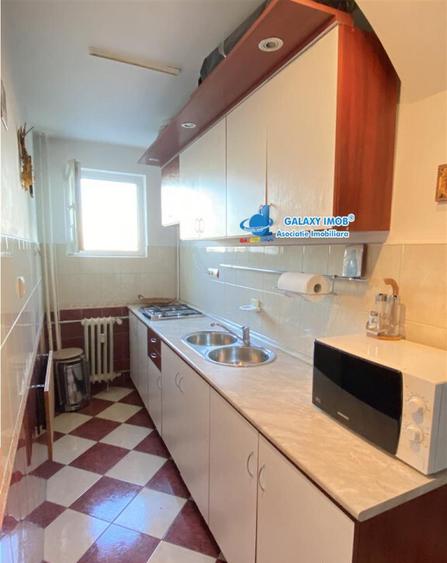 Garsoniera mobilata | bloc mixt vis a vis Mega Mall - 3