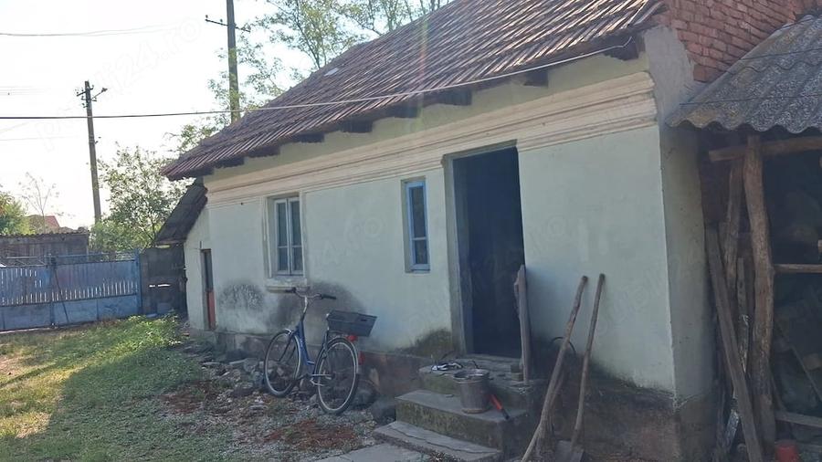 Casă cu 2 camere cu Teren 1000 Mp în Valea Mare