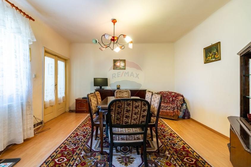 Casă cu potențial, curte proprie, zonă liniștită – Andronache - 2