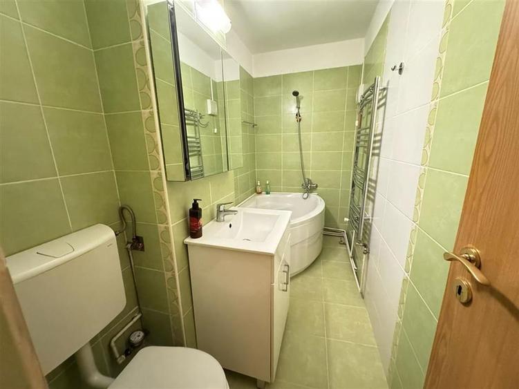 Apartament modern 3 camere balcon si pivnita zona Vasile Aaron - 14