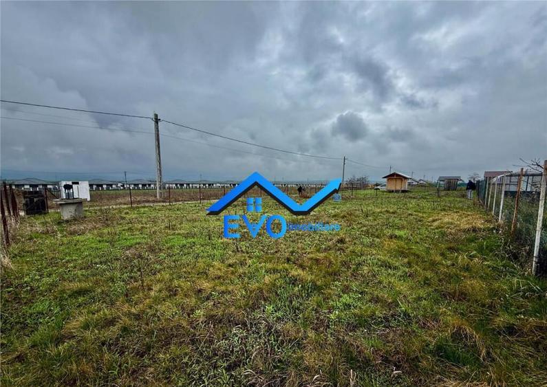 Teren de , intravilan, 401 mp, deschidere 24ml, Vorovesti, S - 6