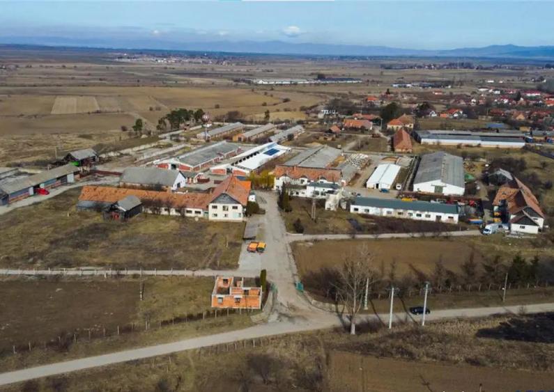 FILM! Complex agrozootehnic cu traditie, echipat,pretios pot - 12