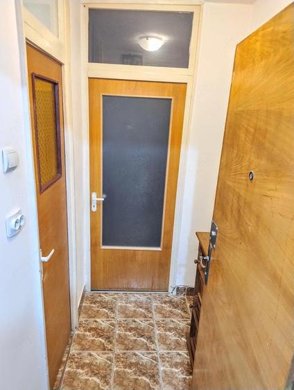 Proprietar vand garsoniera studio A.I. Electromagnetica, Liberty Mall Rahova, Sebastian, - 4