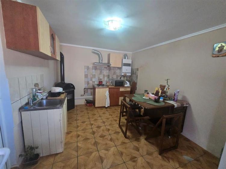 Casa de vanzare in zona centrala Oltet - 7