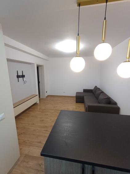Inchiriez apartament cu 3 camere - 8