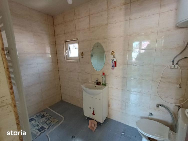 Apartament la casa ( triplex ) / 9 mai - 7